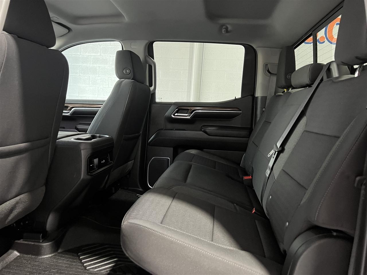 Chevrolet Silverado 1500 LT Crew Cab 4WD 2022