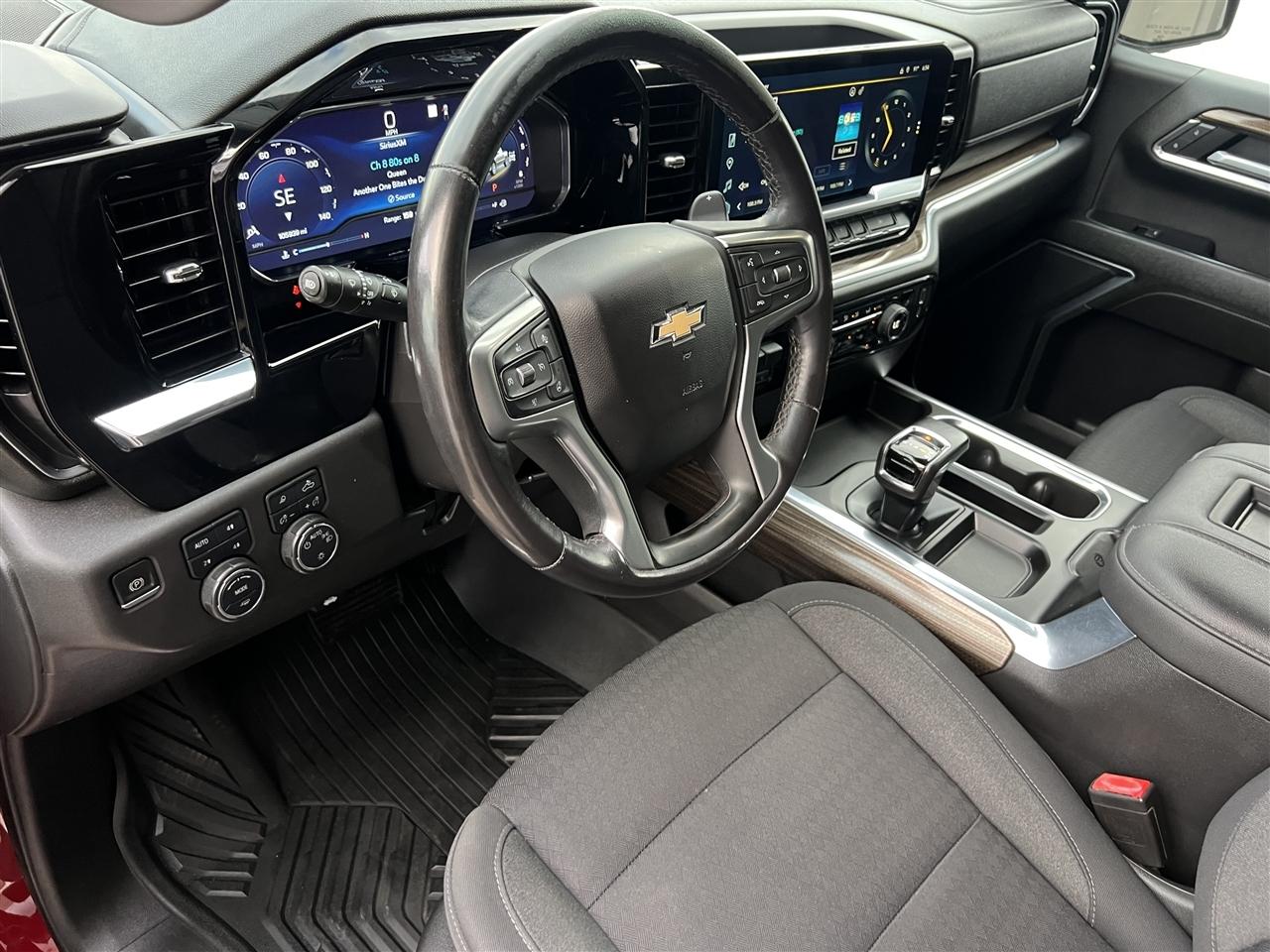 Chevrolet Silverado 1500 LT Crew Cab 4WD 2022