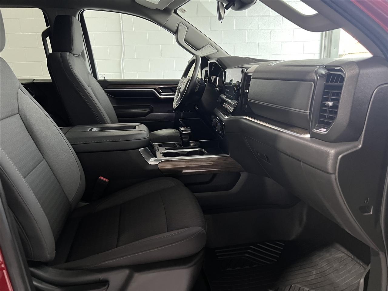 Chevrolet Silverado 1500 LT Crew Cab 4WD 2022
