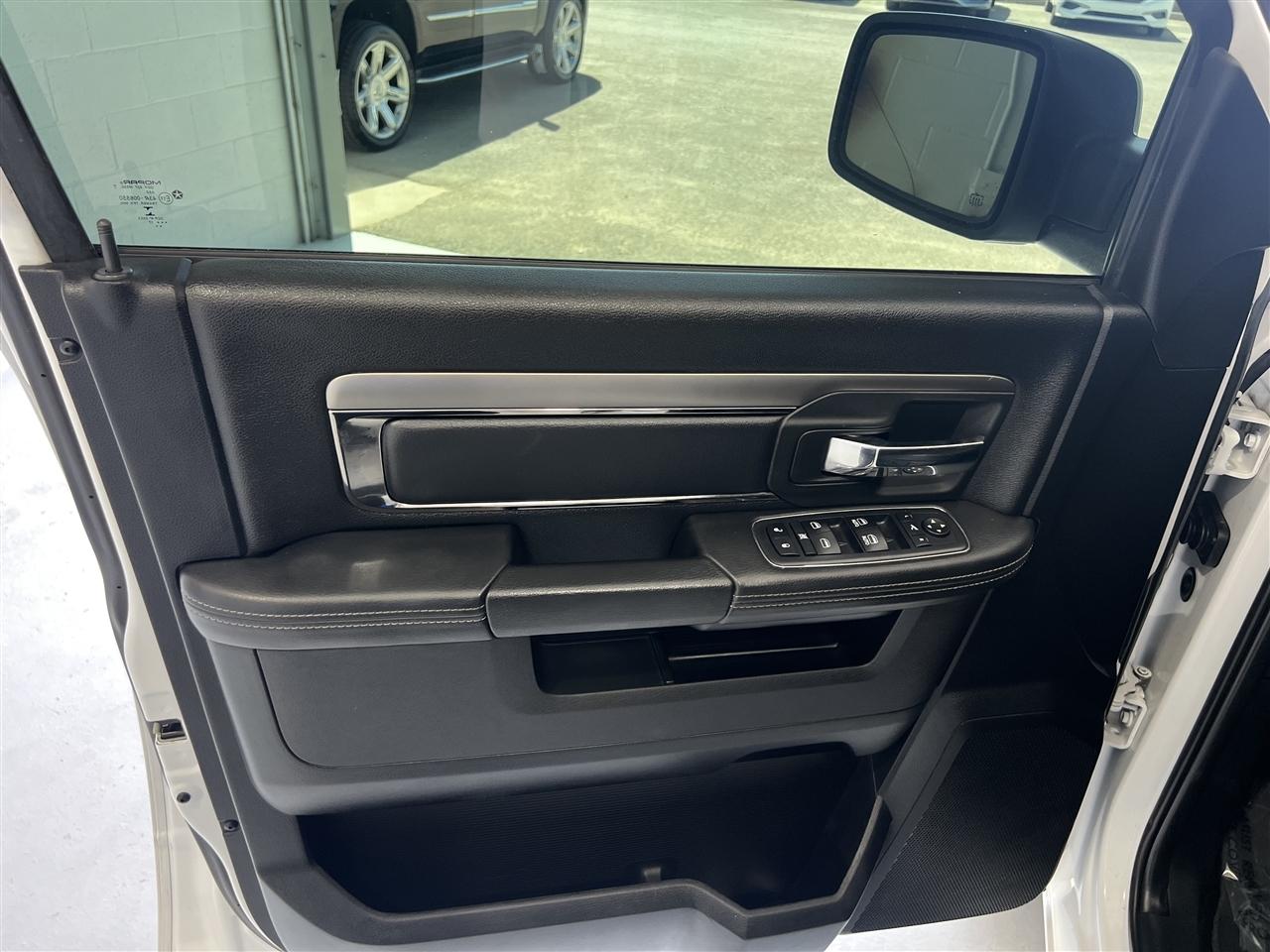 RAM 1500 Sport Crew Cab SWB 2WD 2017