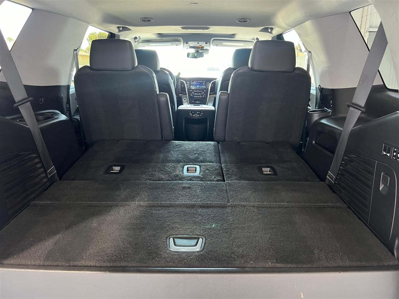 Cadillac Escalade Luxury 2WD 2018