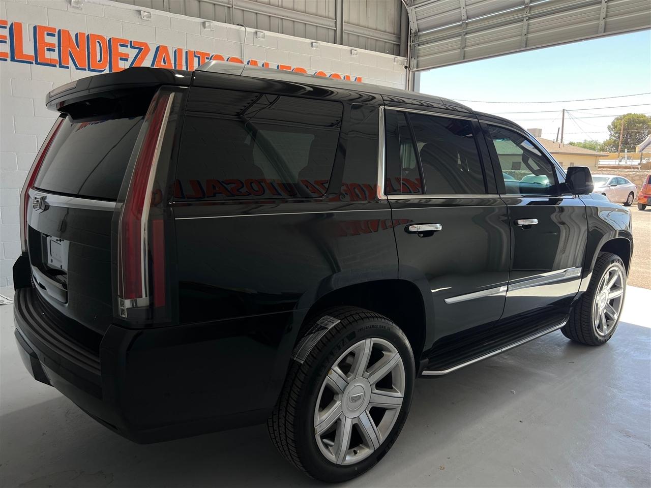 Cadillac Escalade Luxury 2WD 2018