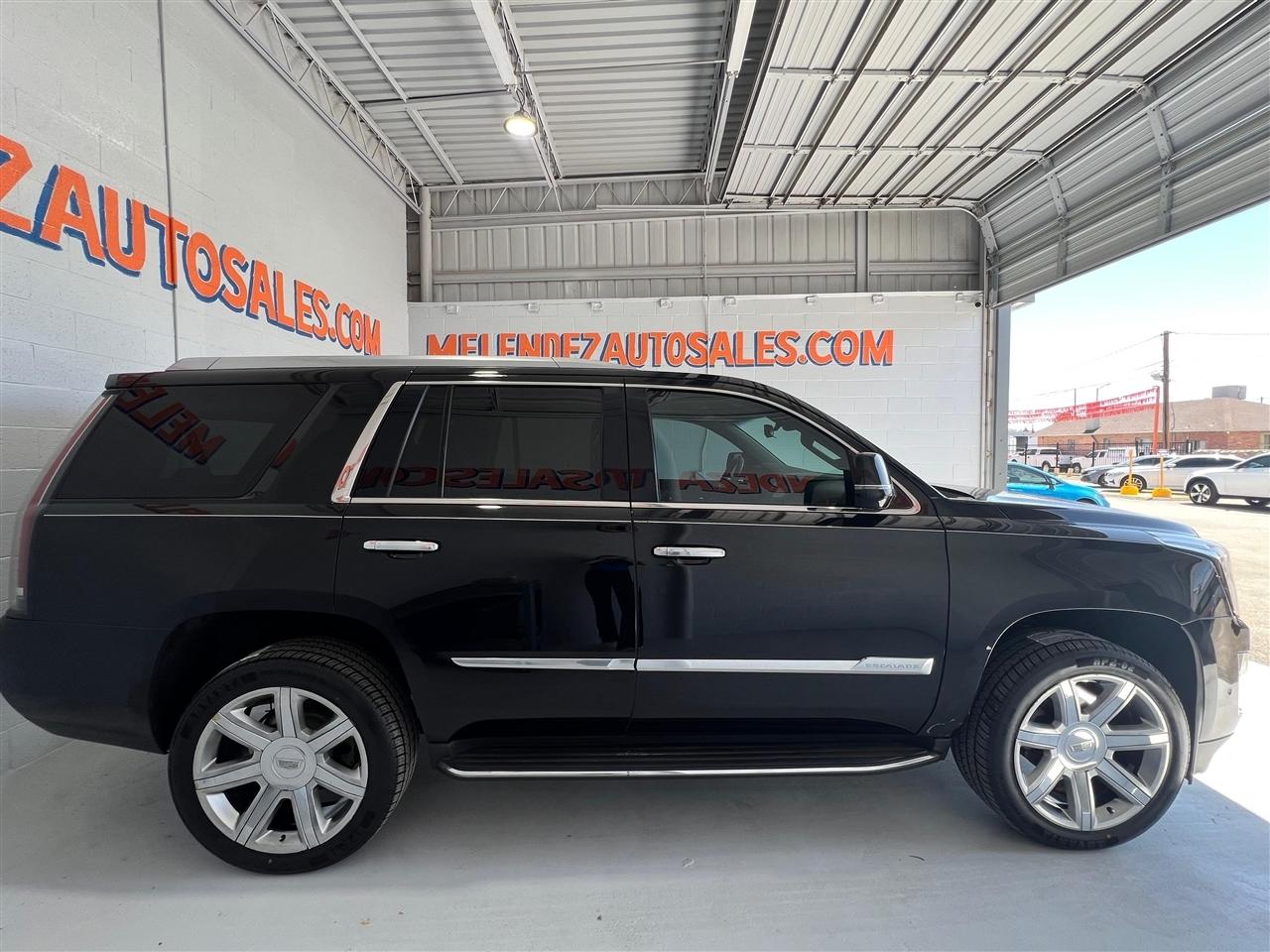 Cadillac Escalade Luxury 2WD 2018