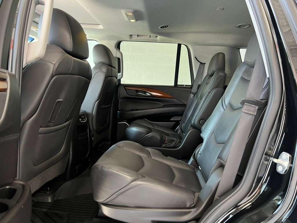 Cadillac Escalade Luxury 2WD 2018