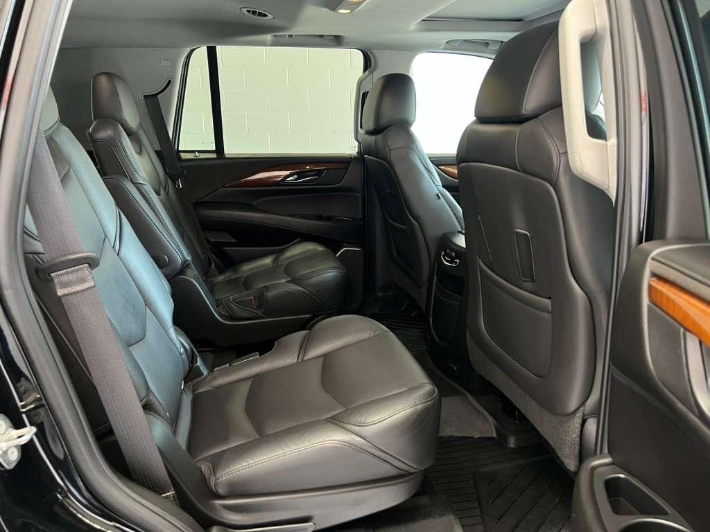 Cadillac Escalade Luxury 2WD 2018