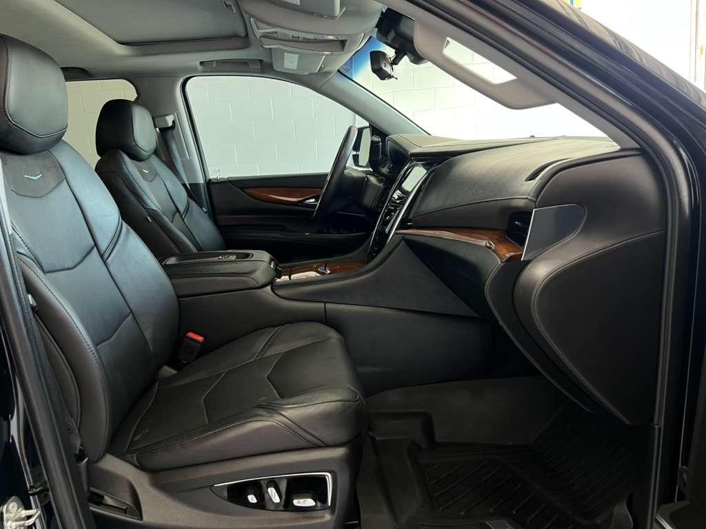 Cadillac Escalade Luxury 2WD 2018