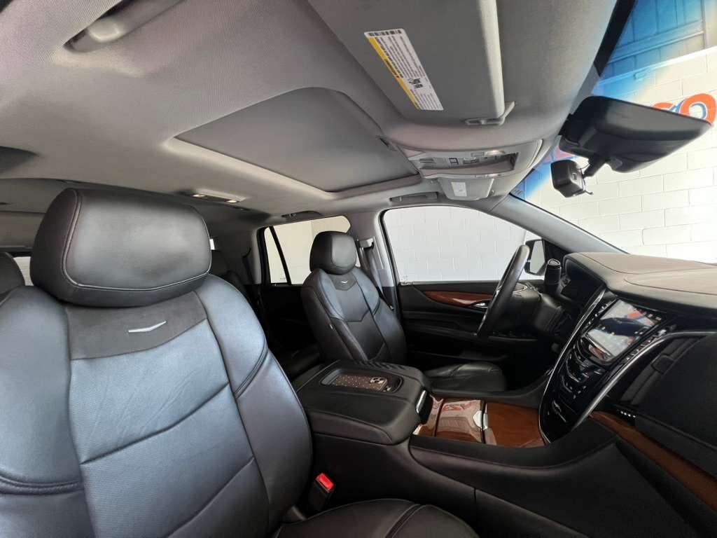 Cadillac Escalade Luxury 2WD 2018