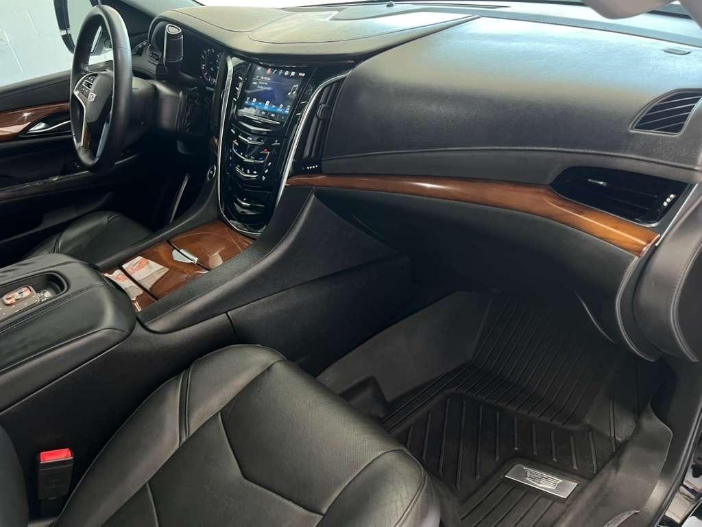 Cadillac Escalade Luxury 2WD 2018