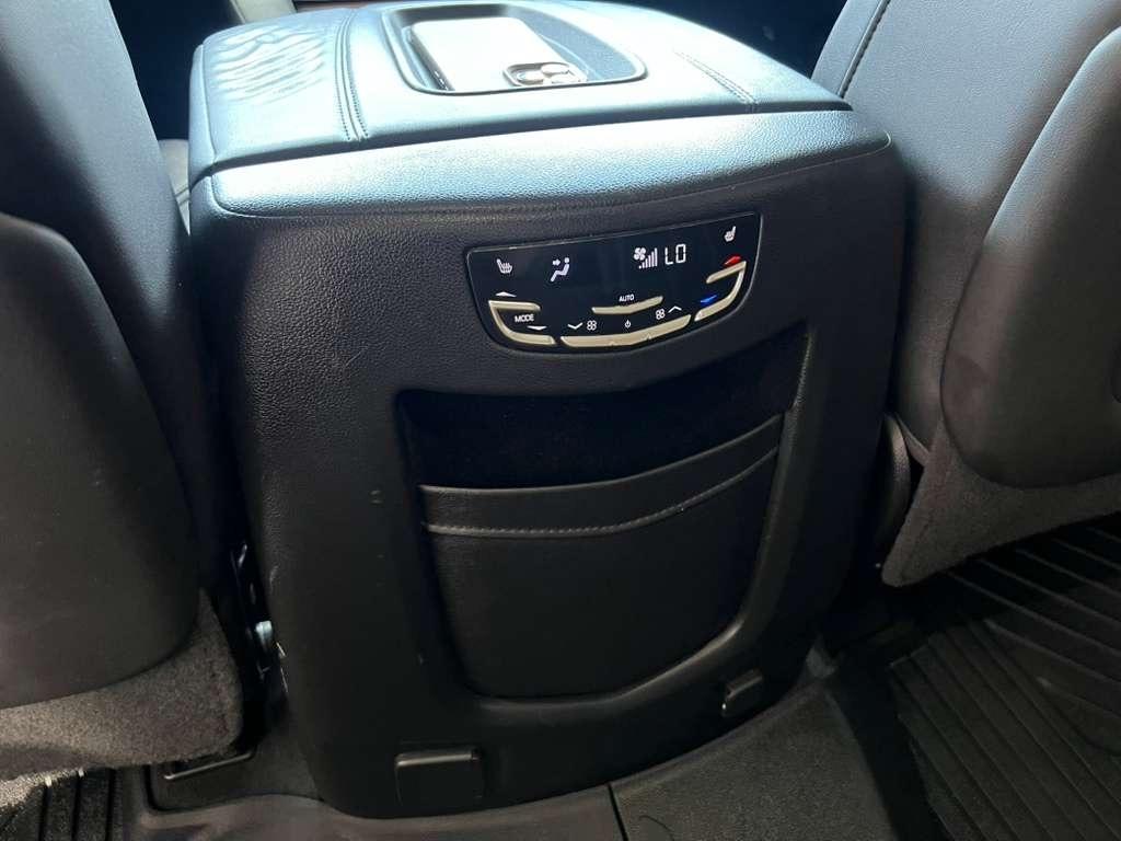 Cadillac Escalade Luxury 2WD 2018