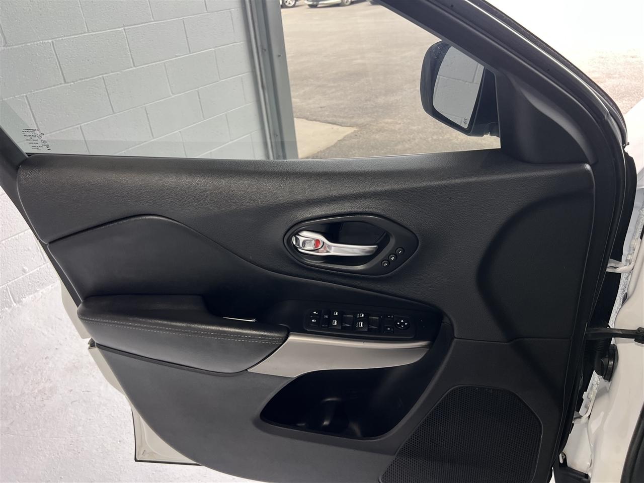 Jeep Cherokee Limited FWD 2020