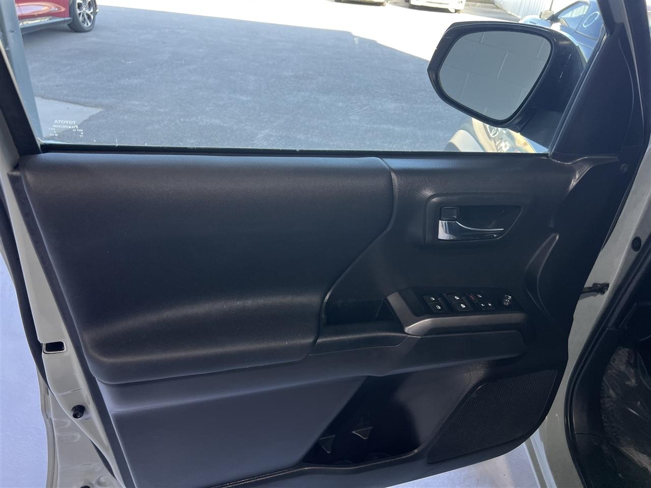 Toyota Tacoma SR5 Double Cab Long Bed V6 6AT 2WD 2022