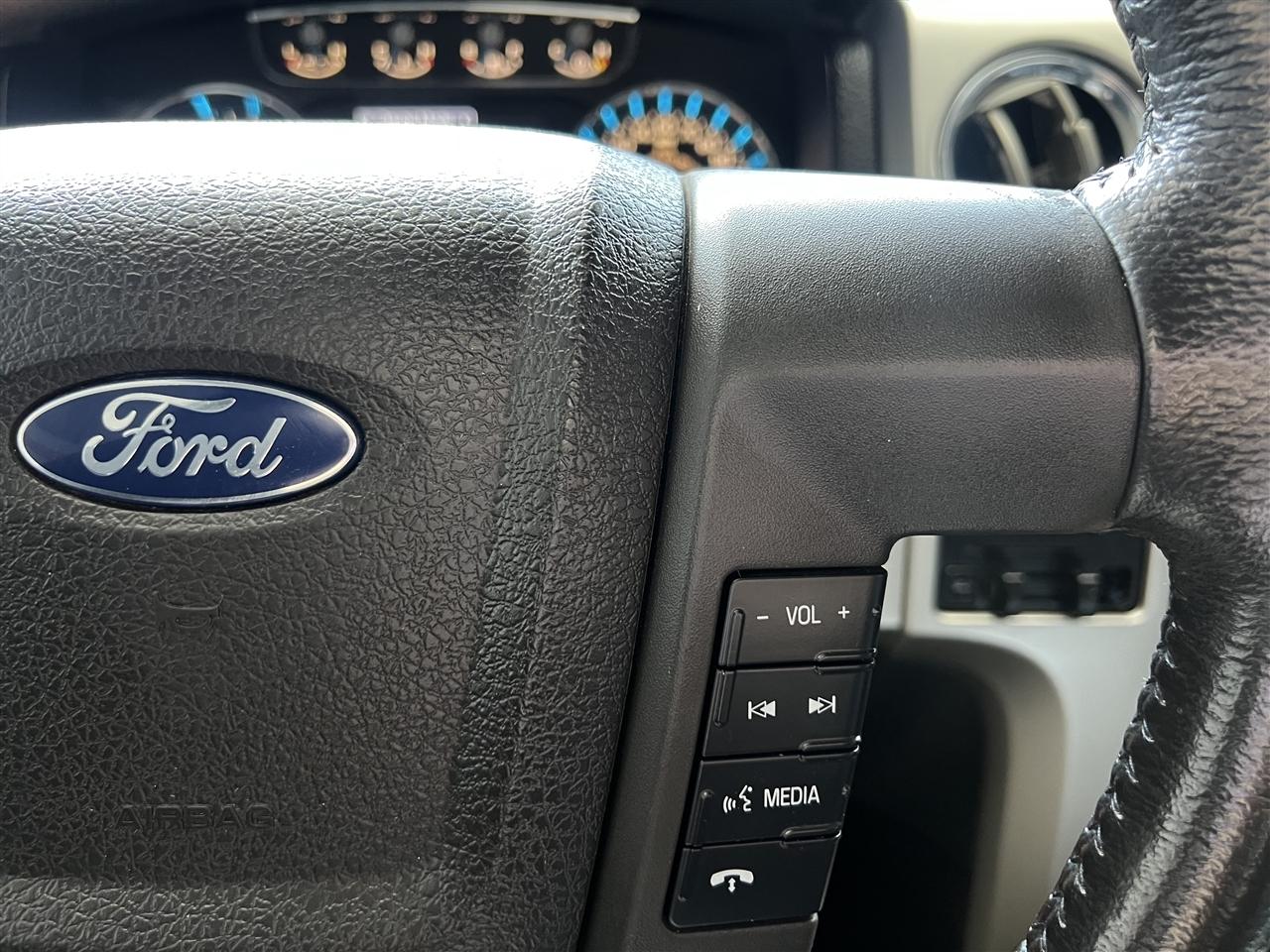 Ford F-150 XL SuperCrew 5.5-ft. Bed 4WD 2013