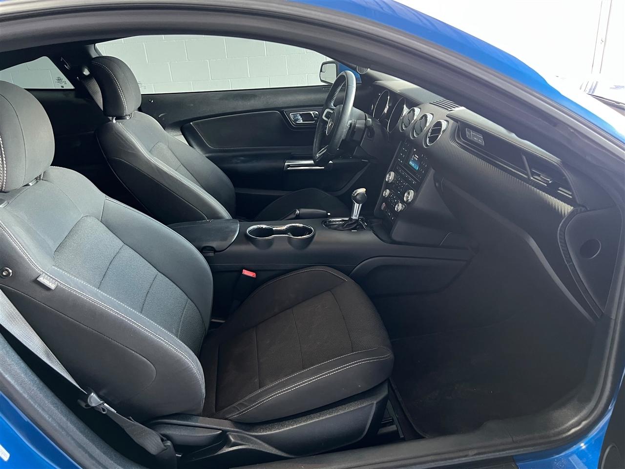 Ford Mustang V6 Coupe 2017
