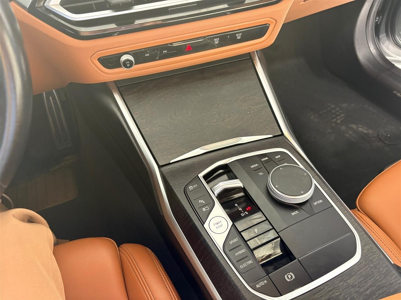 BMW 3-Series 330e 2023