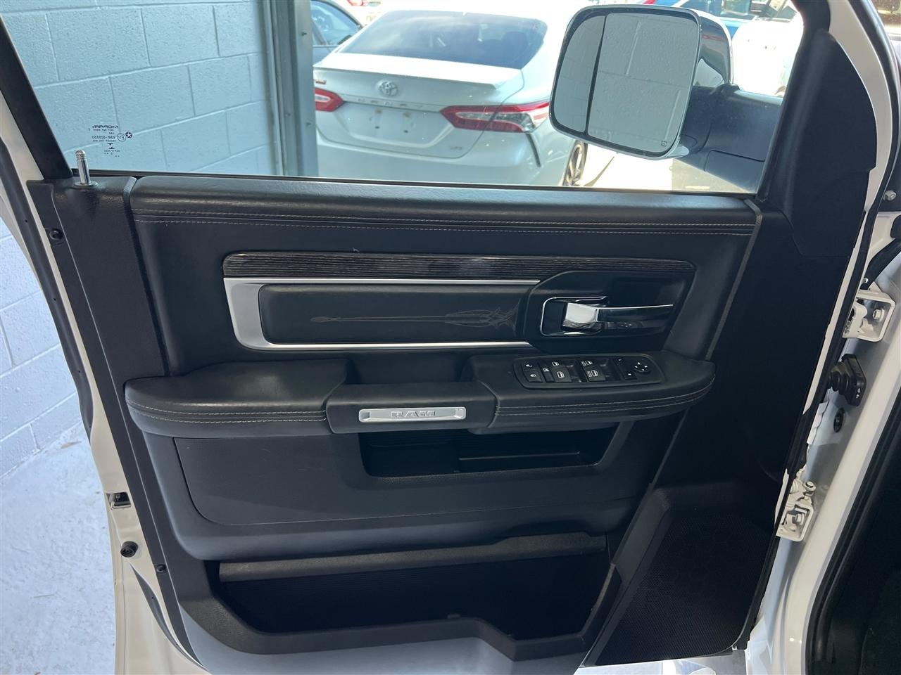 RAM 1500 Longhorn Crew Cab LWB 4WD 2016