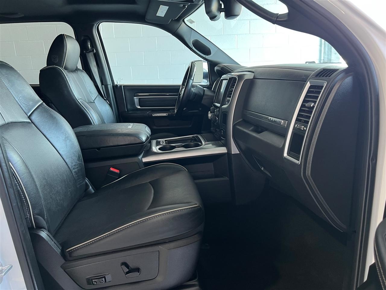 RAM 1500 Longhorn Crew Cab LWB 4WD 2016