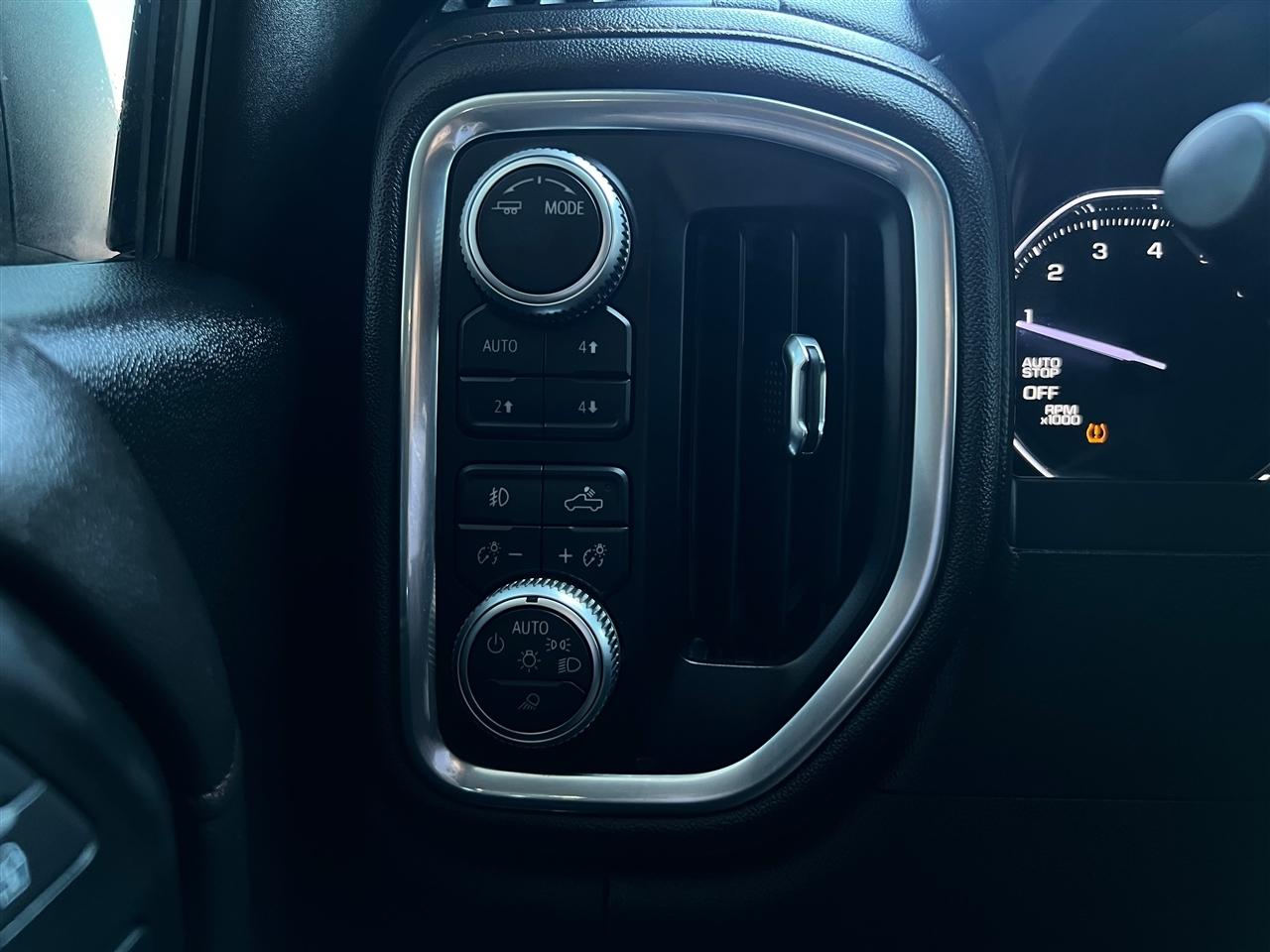 GMC Sierra 1500 AT4 Crew Cab Long Box 4WD 2020