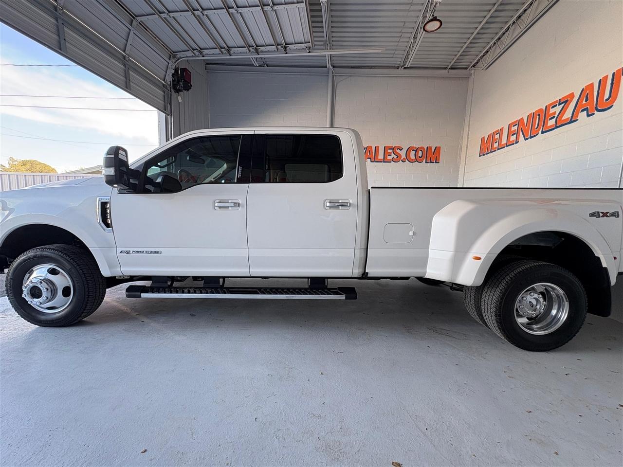 Ford F-350 SD Lariat Crew Cab Long Bed DRW 4WD 2017