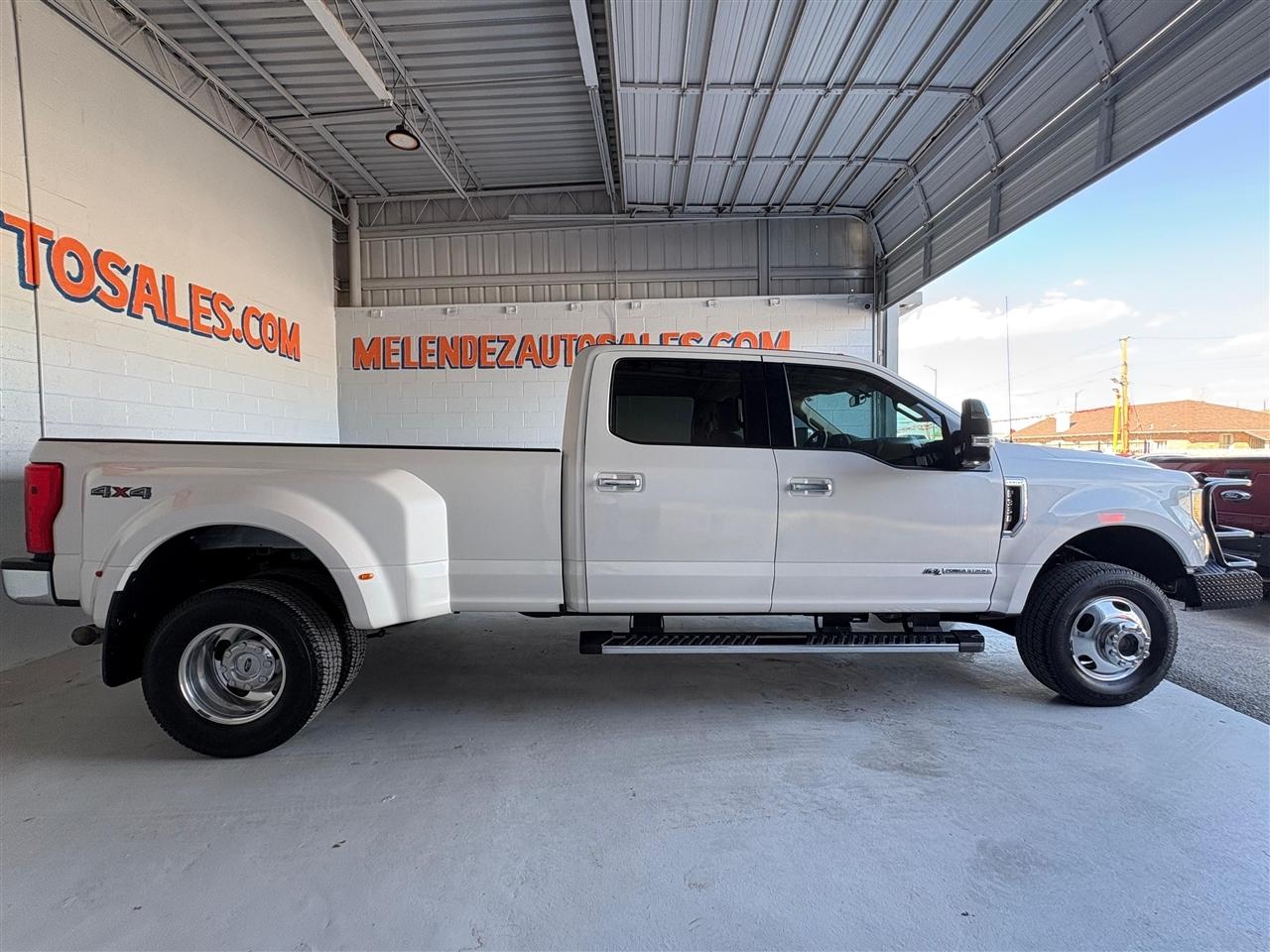 Ford F-350 SD Lariat Crew Cab Long Bed DRW 4WD 2017