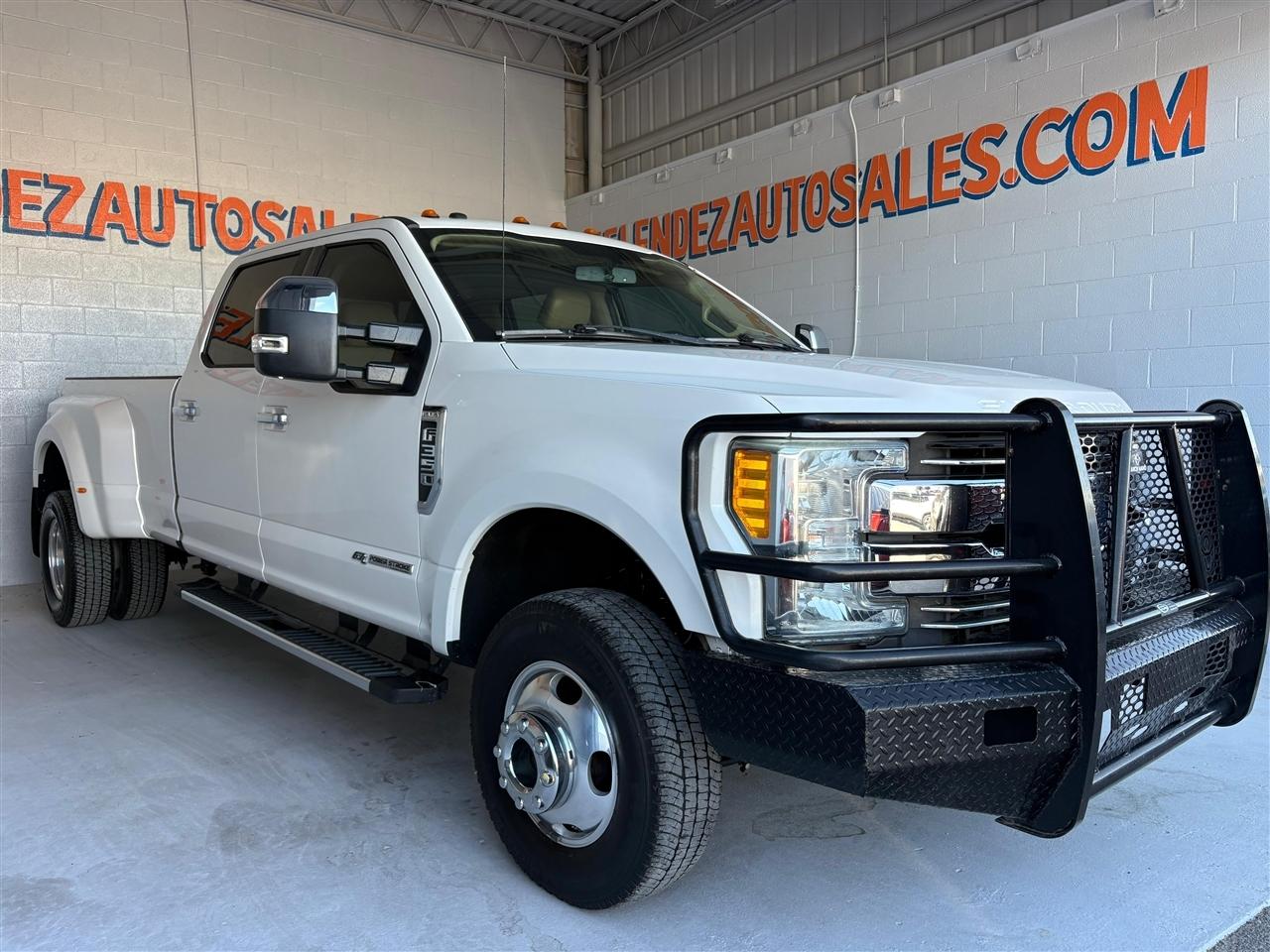 Ford F-350 SD Lariat Crew Cab Long Bed DRW 4WD 2017