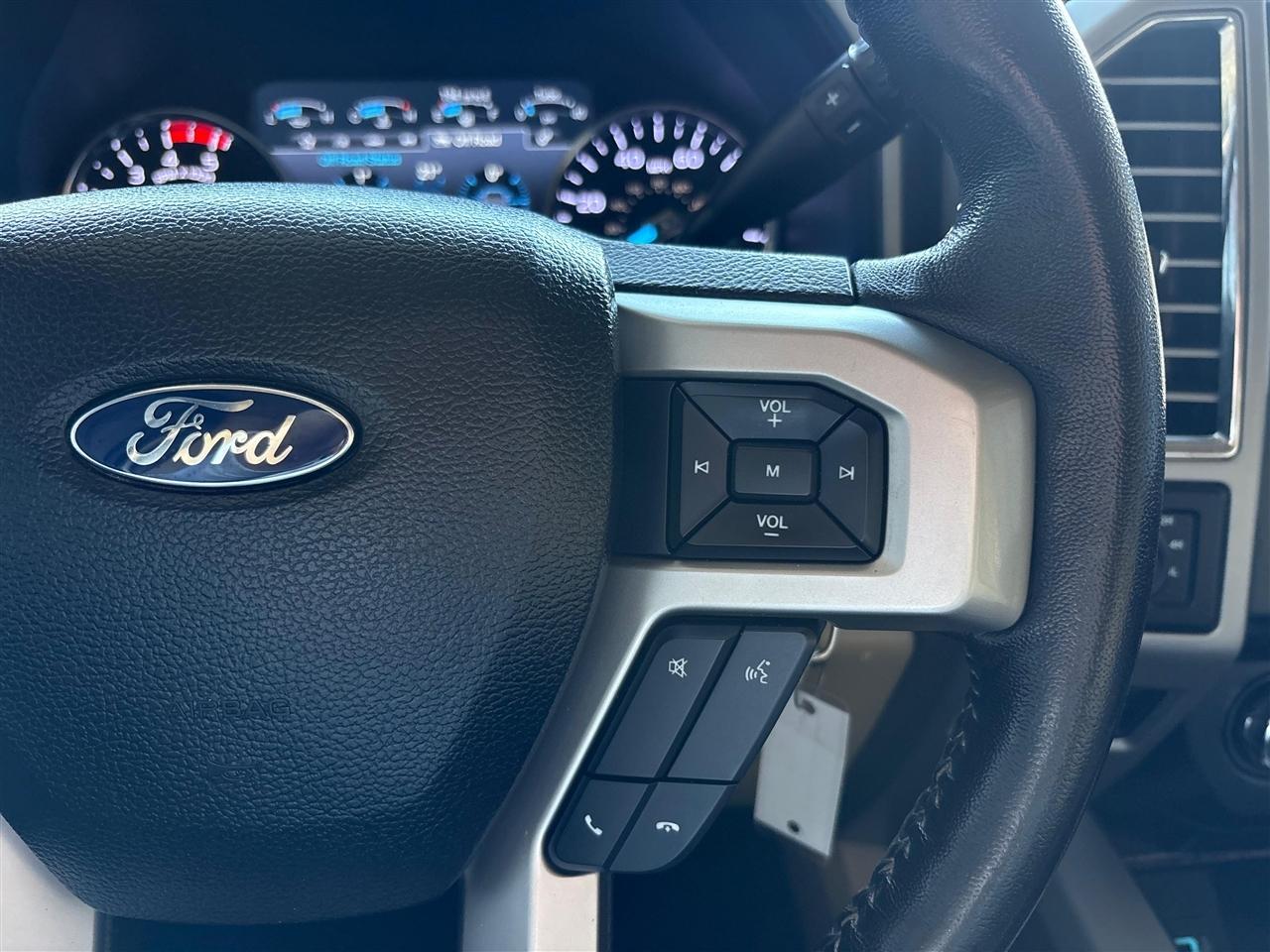Ford F-350 SD Lariat Crew Cab Long Bed DRW 4WD 2017