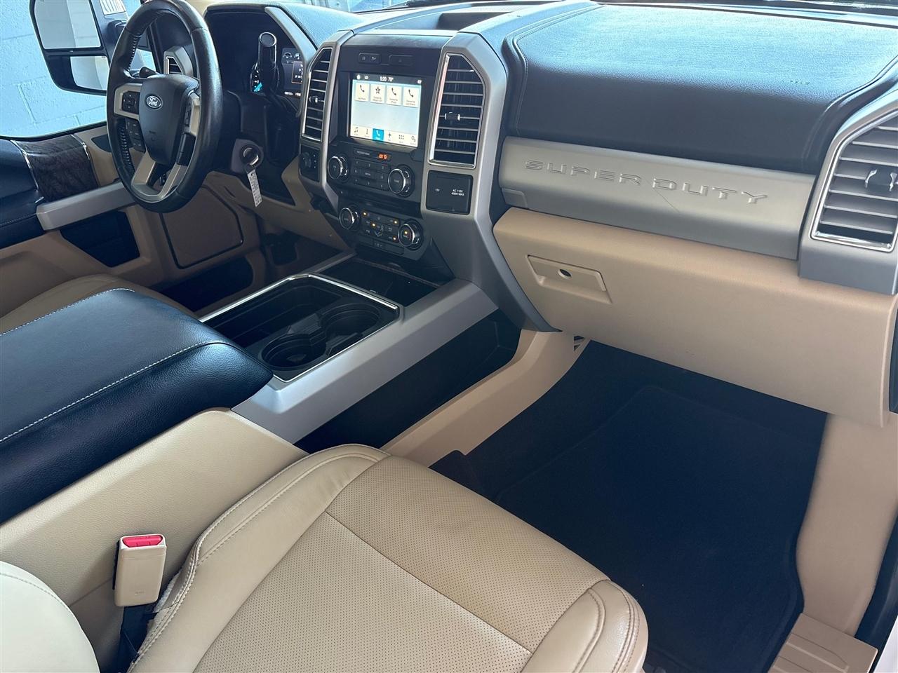Ford F-350 SD Lariat Crew Cab Long Bed DRW 4WD 2017