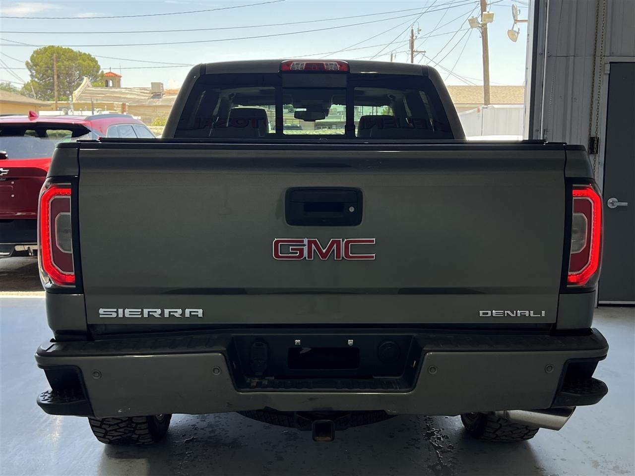 GMC Sierra 1500 Denali Crew Cab Long Box 4WD 2018