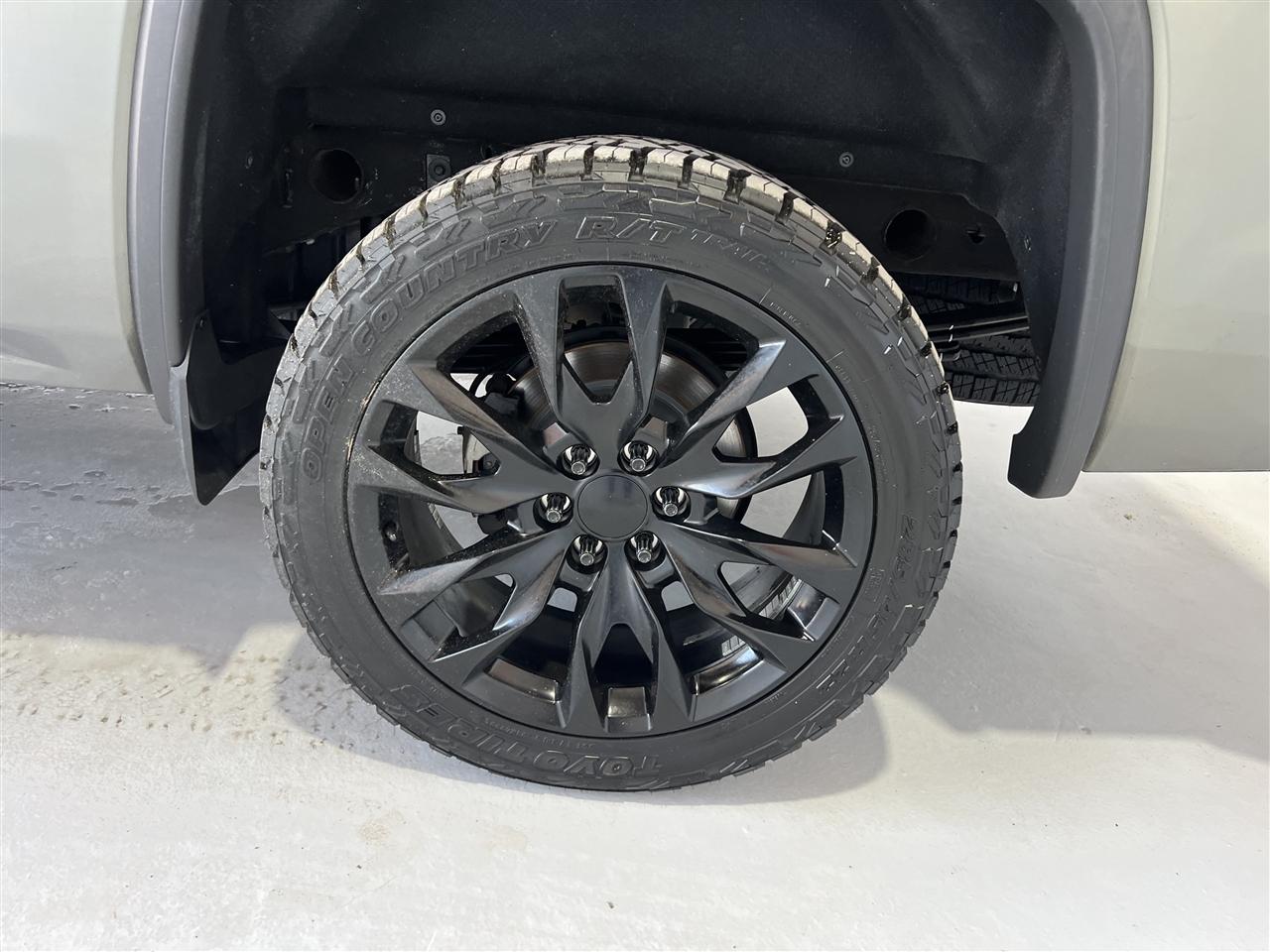 GMC Sierra 1500 Denali Crew Cab Long Box 4WD 2018