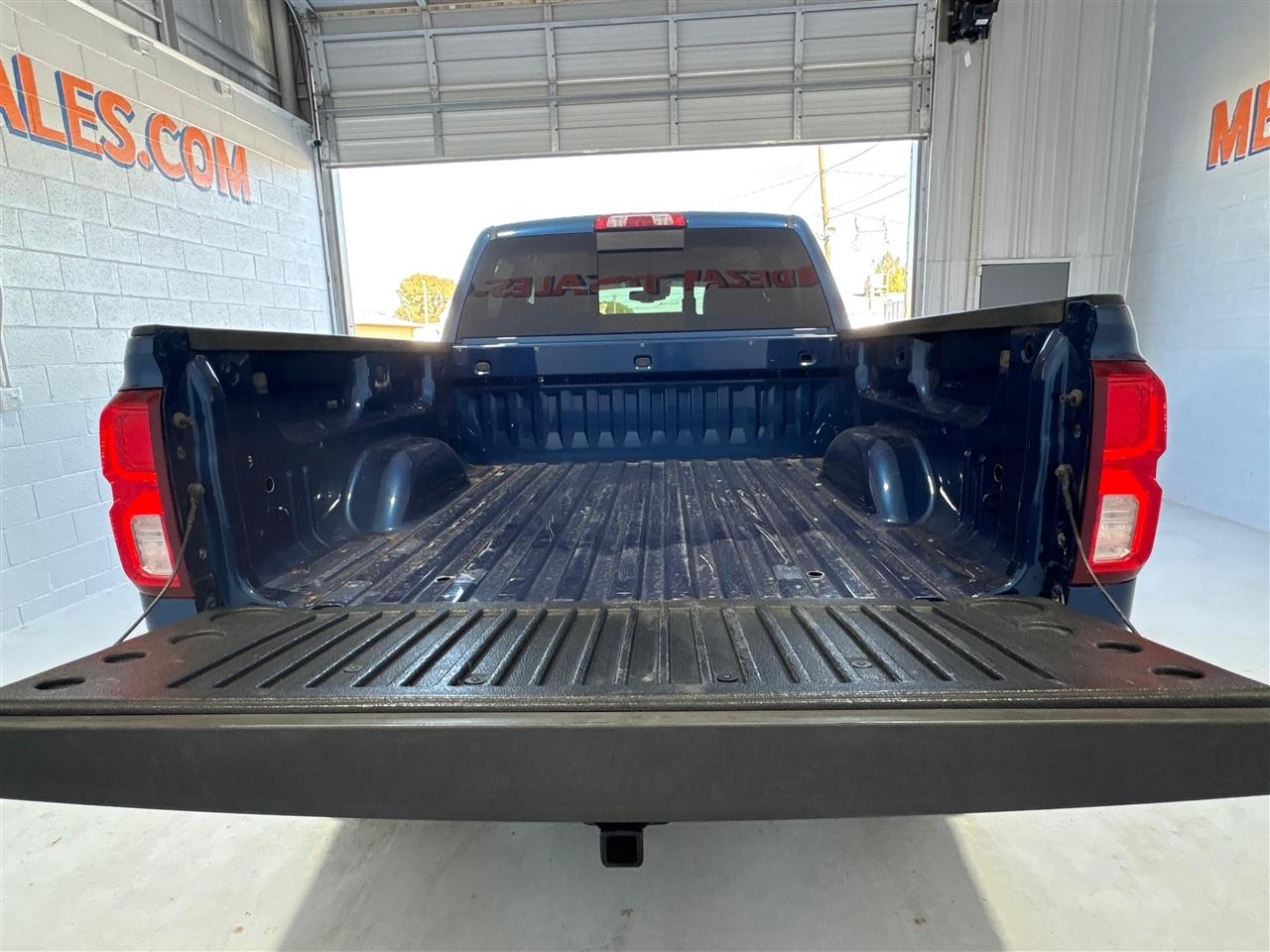 Chevrolet Silverado 1500 High Country Crew Cab Long Box 4WD 2017