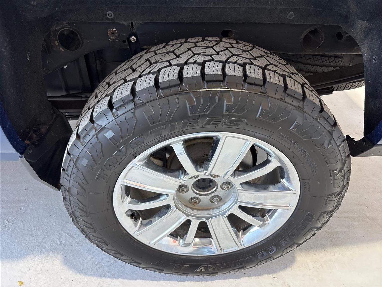 Chevrolet Silverado 1500 High Country Crew Cab Long Box 4WD 2017