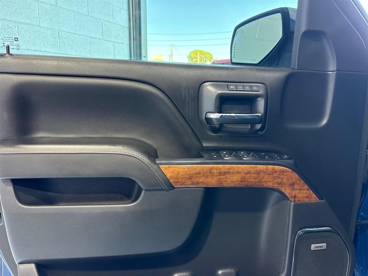 Chevrolet Silverado 1500 High Country Crew Cab Long Box 4WD 2017