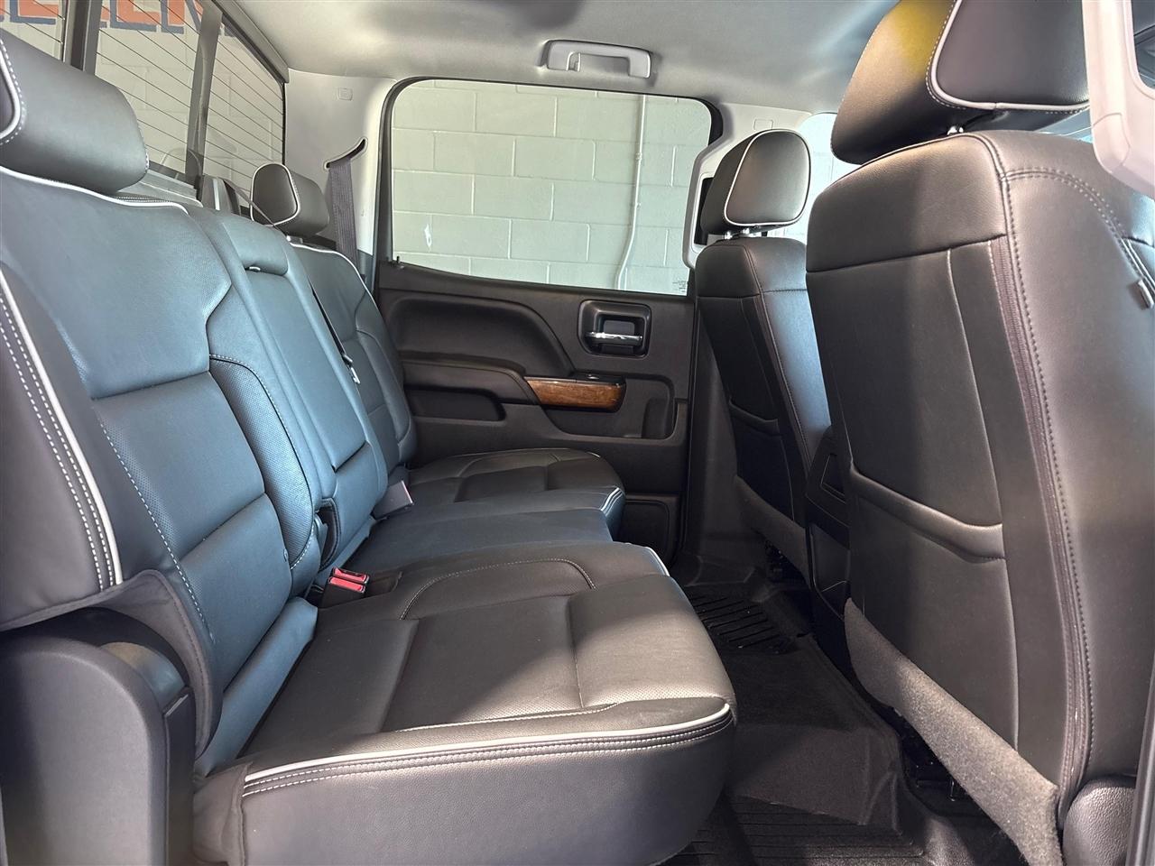 Chevrolet Silverado 1500 High Country Crew Cab Long Box 4WD 2017