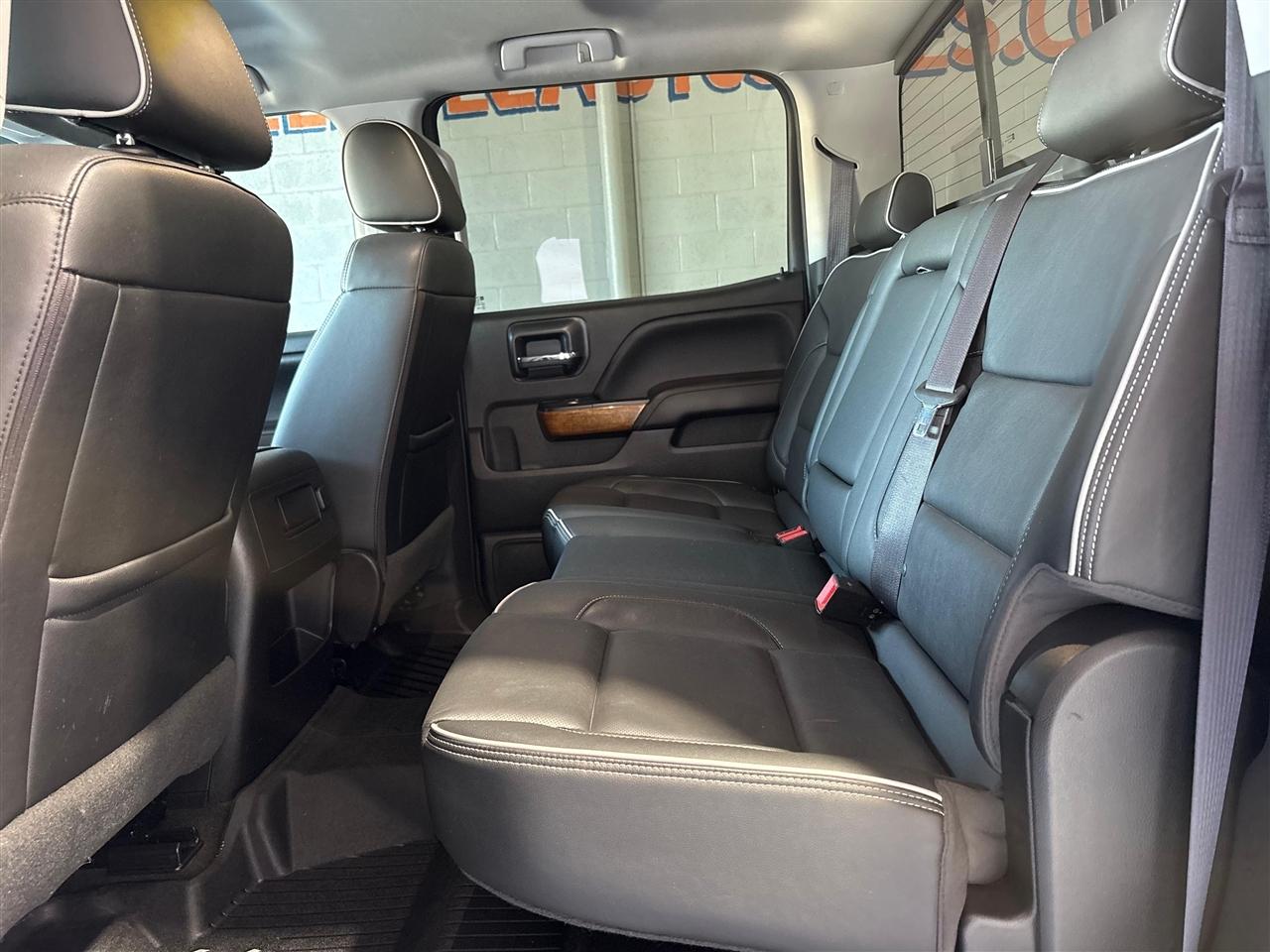 Chevrolet Silverado 1500 High Country Crew Cab Long Box 4WD 2017
