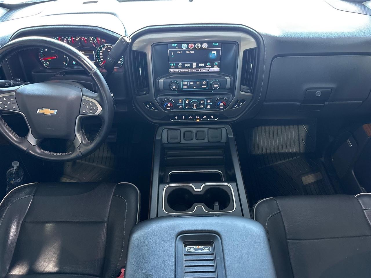 Chevrolet Silverado 1500 High Country Crew Cab Long Box 4WD 2017