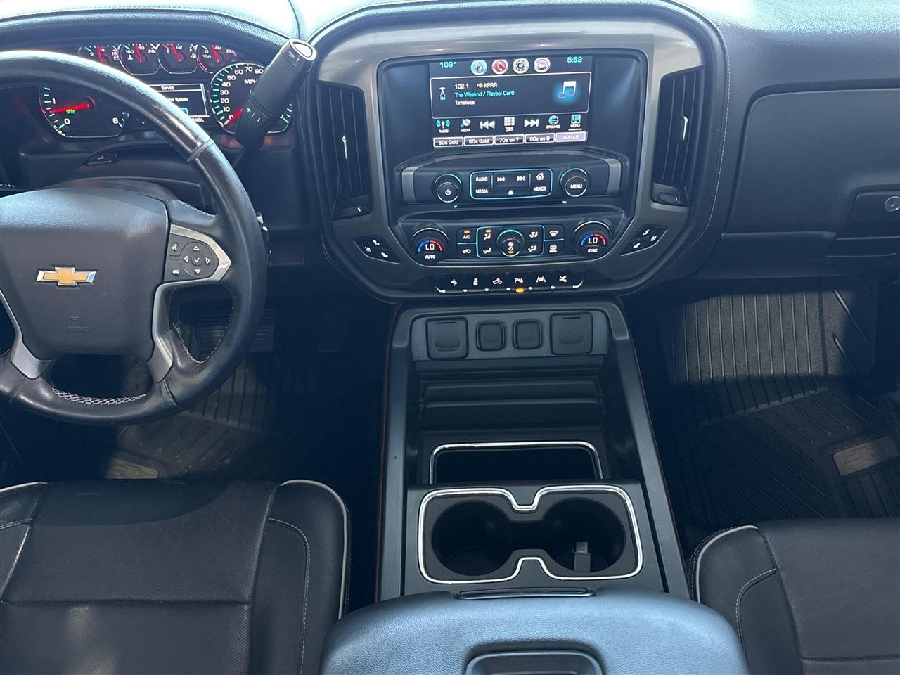 Chevrolet Silverado 1500 High Country Crew Cab Long Box 4WD 2017