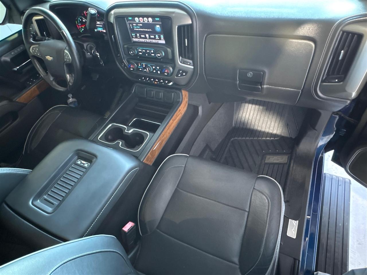 Chevrolet Silverado 1500 High Country Crew Cab Long Box 4WD 2017