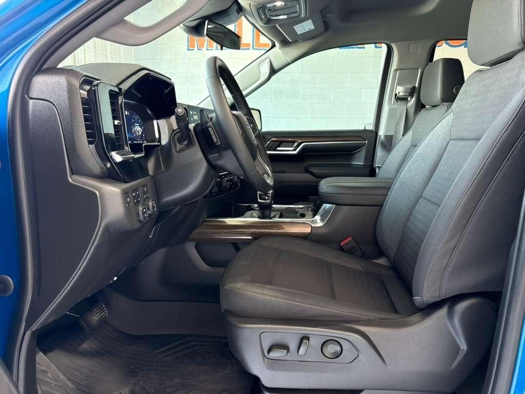 Chevrolet Silverado 1500 Trail Boss LT Crew Cab 4WD 2023