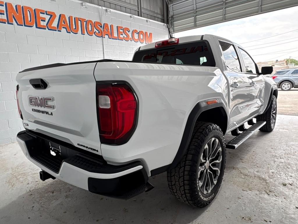GMC Canyon Denali Crew Cab 4WD 2023