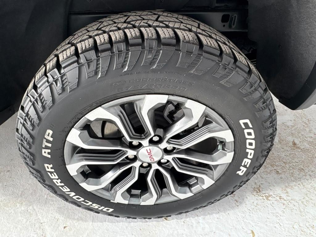 GMC Canyon Denali Crew Cab 4WD 2023