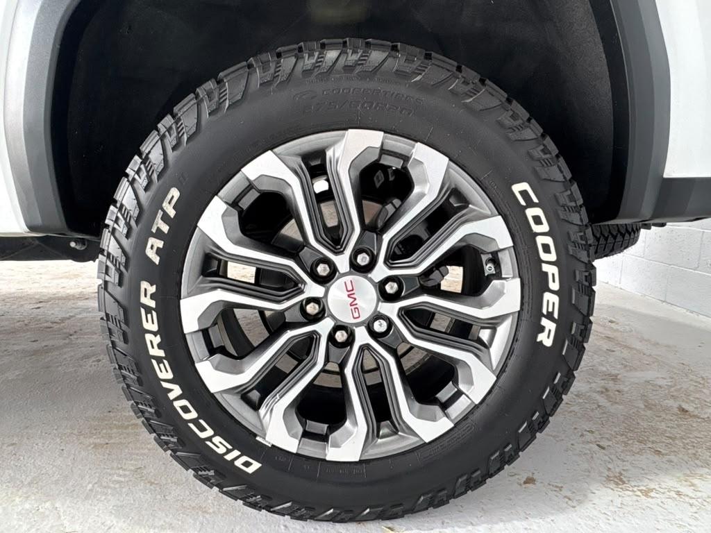 GMC Canyon Denali Crew Cab 4WD 2023