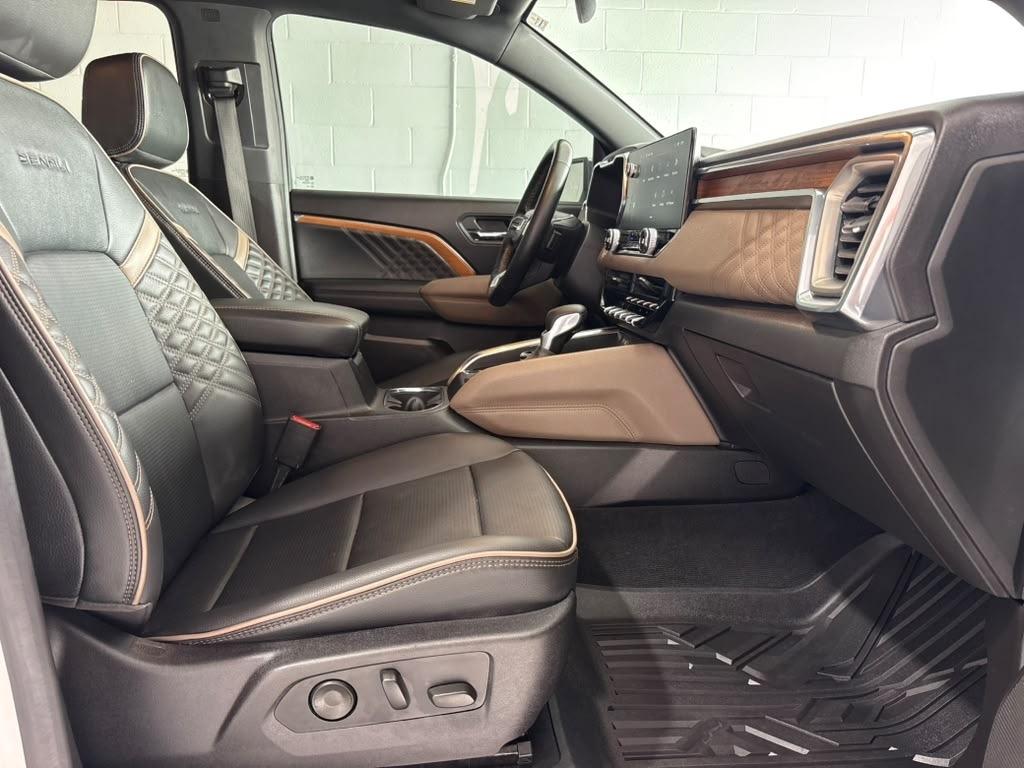 GMC Canyon Denali Crew Cab 4WD 2023