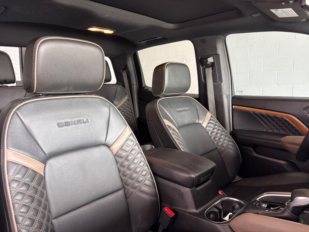 GMC Canyon Denali Crew Cab 4WD 2023