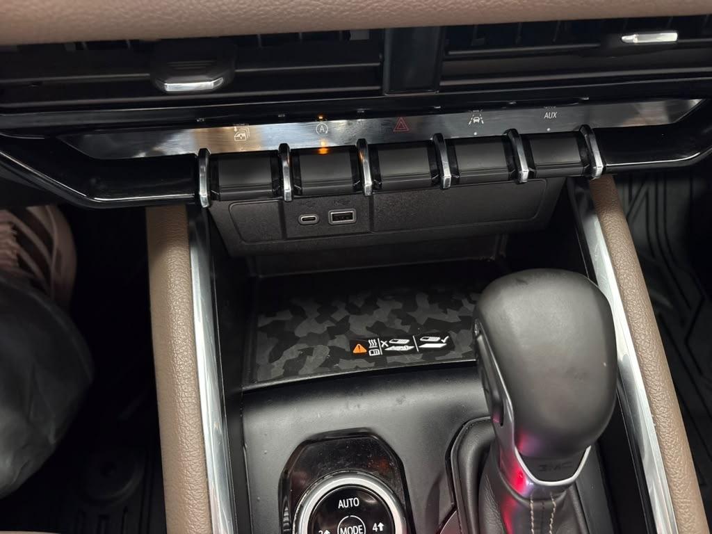 GMC Canyon Denali Crew Cab 4WD 2023
