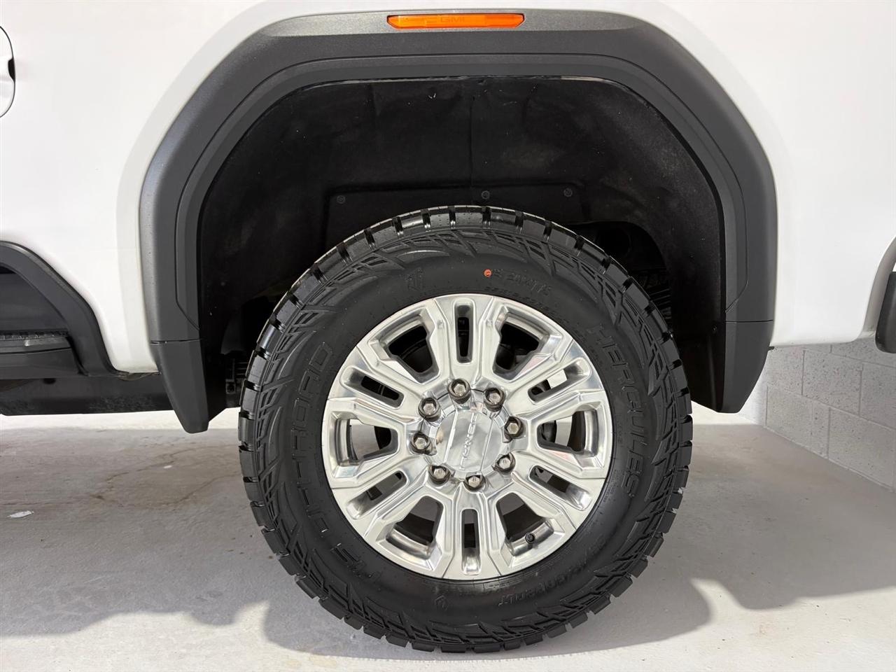 GMC Sierra 2500HD Denali Crew Cab 4WD SB 2022