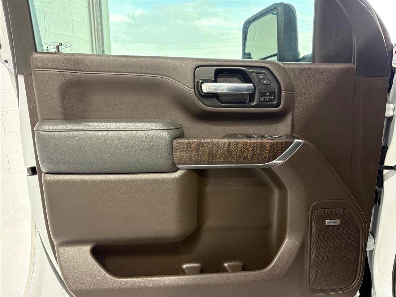 GMC Sierra 2500HD Denali Crew Cab 4WD SB 2022