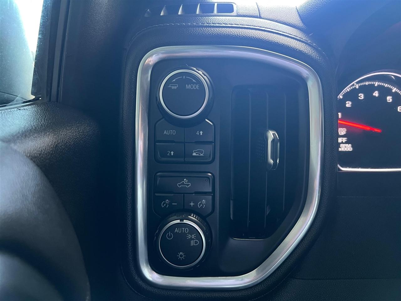 Chevrolet Silverado 1500 LT Crew Cab 4WD 2020