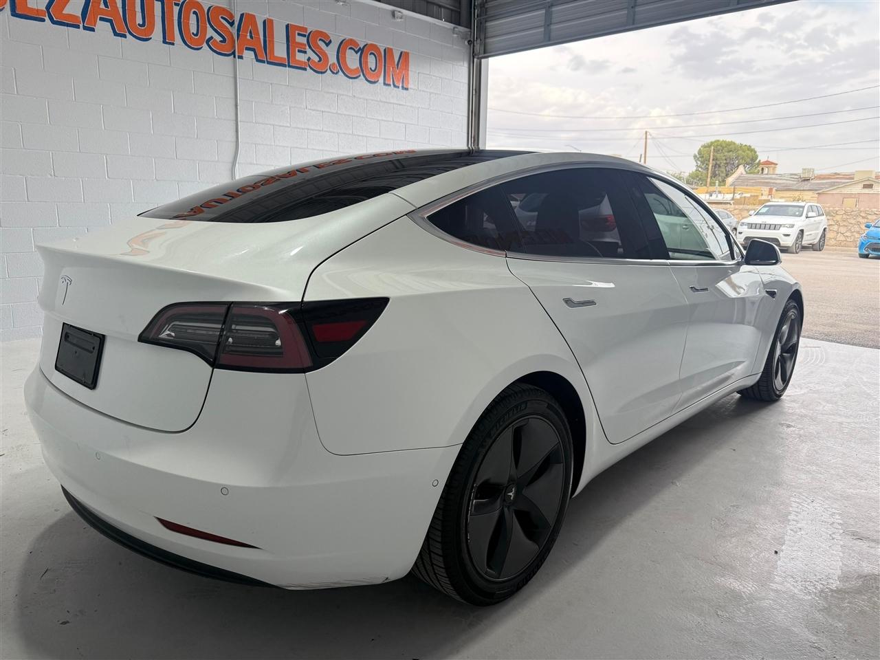 Tesla Model 3 Base 2018
