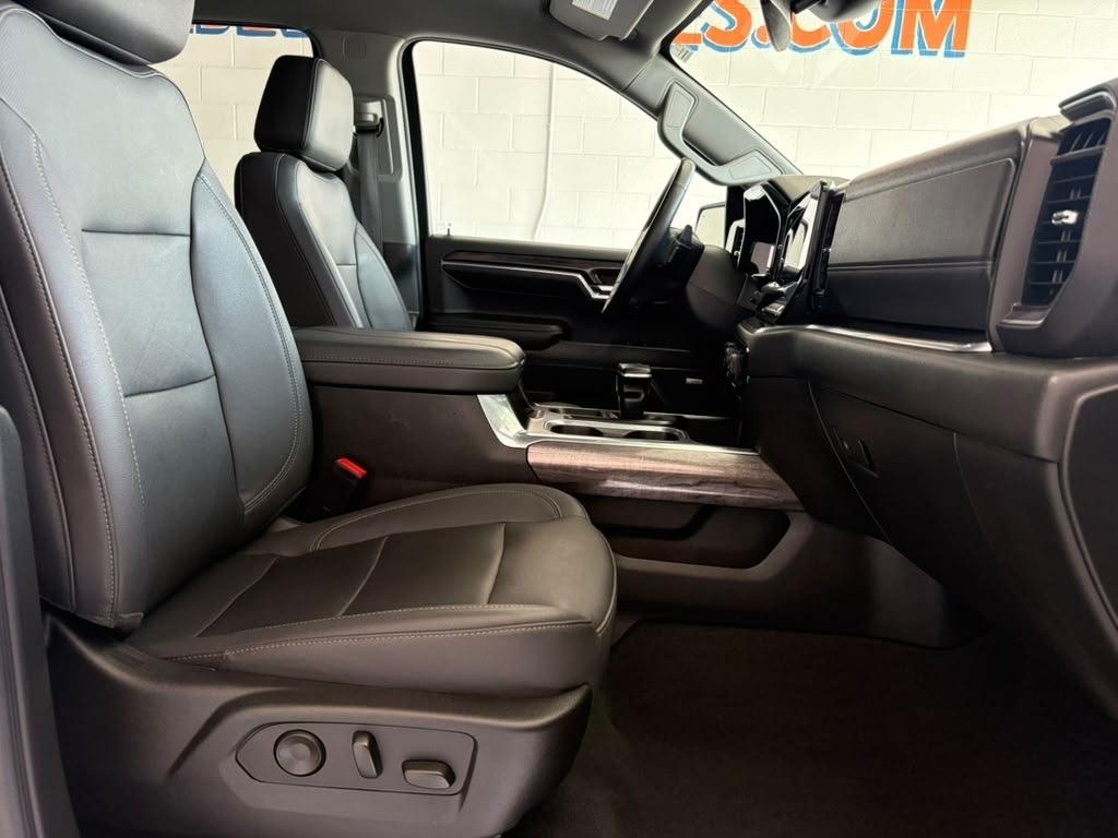 Chevrolet Silverado 1500 LTZ Crew Cab 4WD 2023