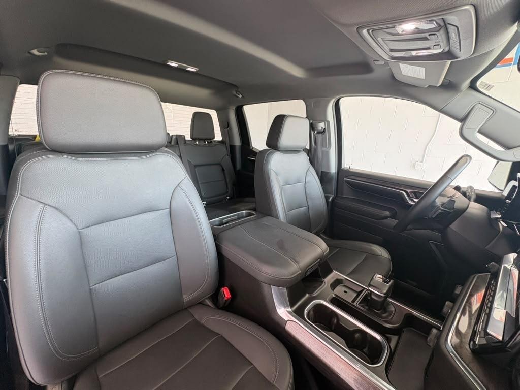 Chevrolet Silverado 1500 LTZ Crew Cab 4WD 2023