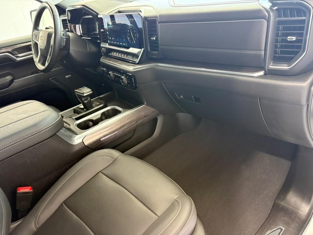 Chevrolet Silverado 1500 LTZ Crew Cab 4WD 2023